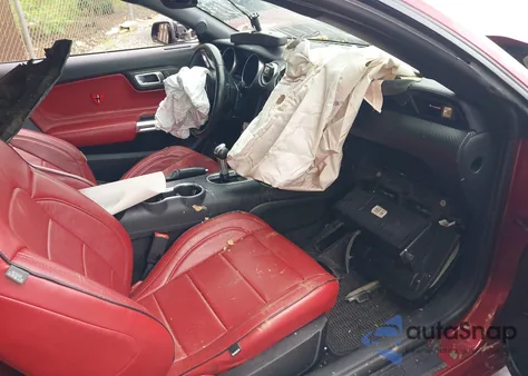 2019 Ford Mustang Ecoboost z USA, uszkodzony, nr VIN 1FA6P8TH6K5106342